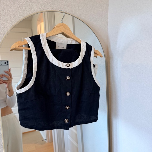 Reformation Roxy Linen Two Piece Set | Top + Mini Skirt - Picture 2 of 3